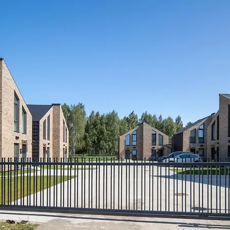 Дом отдыха Bali Coziness Next To Forest At J7